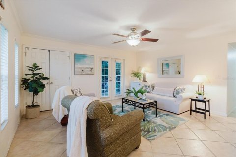 Condominio en venta en Dunedin, Florida, 1 dormitorio, 75.99 m2 № 1893588 - foto 3