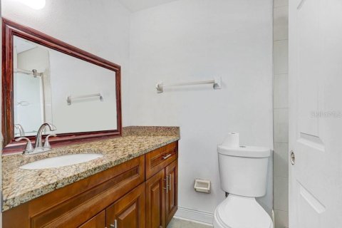 Casa en venta en Tampa, Florida, 6 dormitorios, 183.76 m2 № 2217987 - foto 6