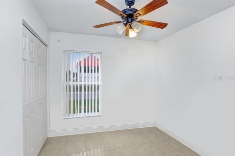 Casa en venta en Tampa, Florida, 6 dormitorios, 183.76 m2 № 2217987 - foto 10