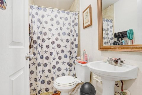 Casa en venta en Tampa, Florida, 6 dormitorios, 183.76 m2 № 2217987 - foto 15