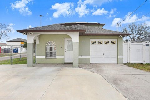 Casa en Tampa, Florida 6 dormitorios, 183.76 m2 № 2217987