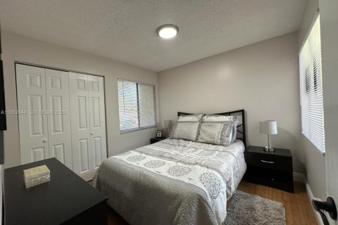 Casa en alquiler en Davie, Florida, 4 dormitorios, 198.81 m2 № 2054319 - foto 28