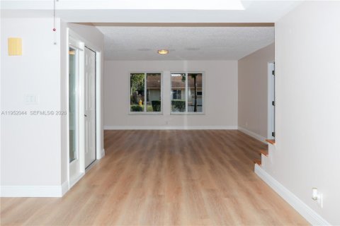 Casa en alquiler en Davie, Florida, 4 dormitorios, 198.81 m2 № 2054319 - foto 9