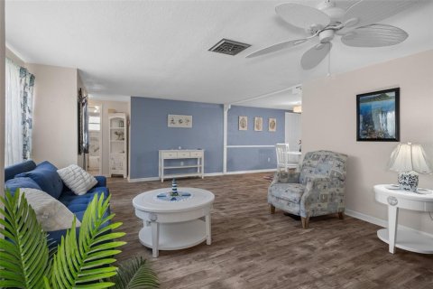 Casa en venta en Hudson, Florida, 2 dormitorios, 151.8 m2 № 1680165 - foto 7