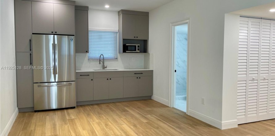 Immobilier commercial à Miami, Floride 1 chambre, 46.45 m2 № 1983753