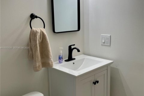 Immobilier commercial à louer à Miami, Floride: 1 chambre, 46.45 m2 № 1983753 - photo 8