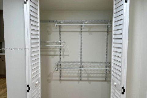 Immobilier commercial à louer à Miami, Floride: 1 chambre, 46.45 m2 № 1983753 - photo 6