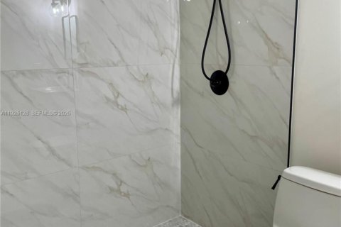 Immobilier commercial à louer à Miami, Floride: 1 chambre, 46.45 m2 № 1983753 - photo 7