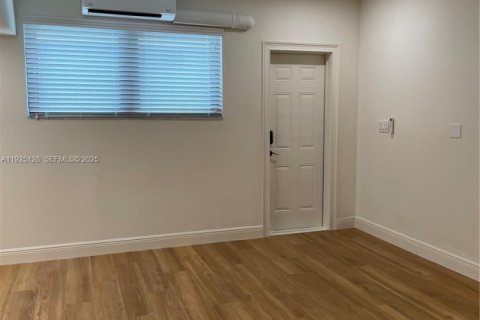 Immobilier commercial à louer à Miami, Floride: 1 chambre, 46.45 m2 № 1983753 - photo 9