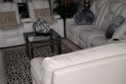 Condo in Boca Raton, Florida, 2 bedrooms  № 2176228 - photo 27
