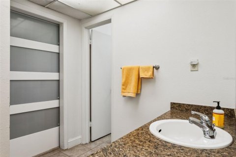 Casa en venta en Brandon, Florida, 4 dormitorios, 159.98 m2 № 1915804 - foto 17