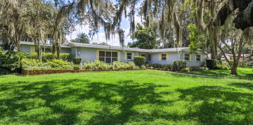 Casa en Brandon, Florida 4 dormitorios, 159.98 m2 № 1915804