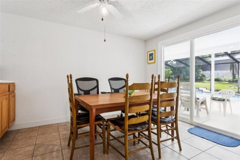 Casa en venta en Brandon, Florida, 4 dormitorios, 159.98 m2 № 1915804 - foto 9