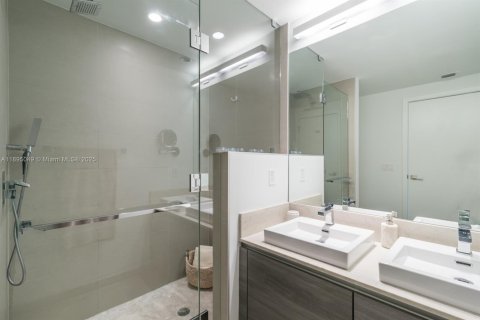 Снять в аренду кондоминиум в Майами, Флорида 2 спальни, 105.35м2, № 1947499 - фото 13