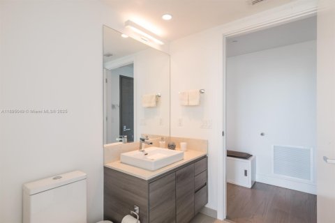 Снять в аренду кондоминиум в Майами, Флорида 2 спальни, 105.35м2, № 1947499 - фото 16
