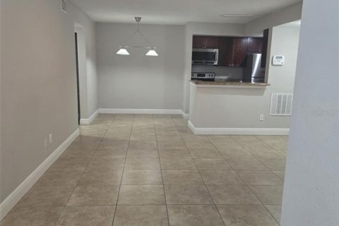 Condo in Orlando, Florida, 2 bedrooms № 2376659 - photo 6