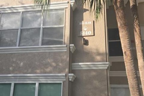 Condo in Orlando, Florida, 2 bedrooms № 2376659 - photo 2