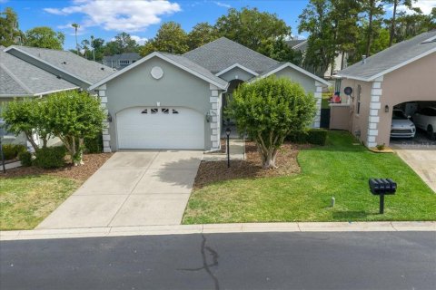 House in Ocala, Florida 3 bedrooms, 196.67 sq.m. № 2121694
