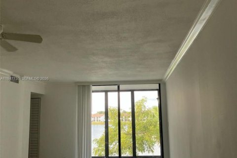 Condo in Oakland Park, Florida, 2 bedrooms  № 2003872 - photo 6