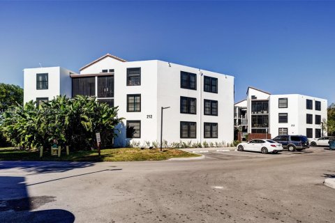 Condo in Oakland Park, Florida, 2 bedrooms  № 2003872