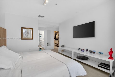 Снять в аренду кондоминиум в Бэл-Харбор, Флорида 2 спальни, 106.09м2, № 1983786 - фото 15