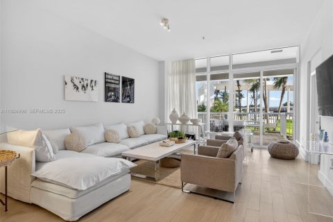 Снять в аренду кондоминиум в Бэл-Харбор, Флорида 2 спальни, 106.09м2, № 1983786 - фото 8