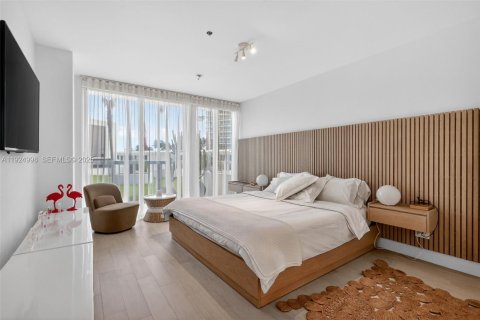 Снять в аренду кондоминиум в Бэл-Харбор, Флорида 2 спальни, 106.09м2, № 1983786 - фото 14