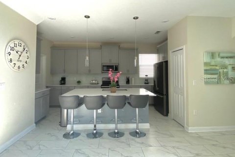 House in Kissimmee, Florida 5 bedrooms, 278.34 sq.m. № 2348193 - photo 9