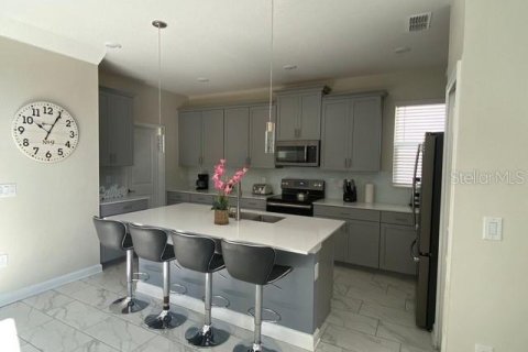 House in Kissimmee, Florida 5 bedrooms, 278.34 sq.m. № 2348193 - photo 8