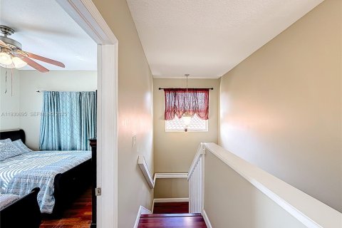 House in Miramar, Florida 4 bedrooms, 219.44 sq.m. № 1990949 - photo 17