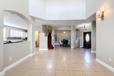 House in Miramar, Florida 4 bedrooms, 219.44 sq.m. № 1990949 - photo 10