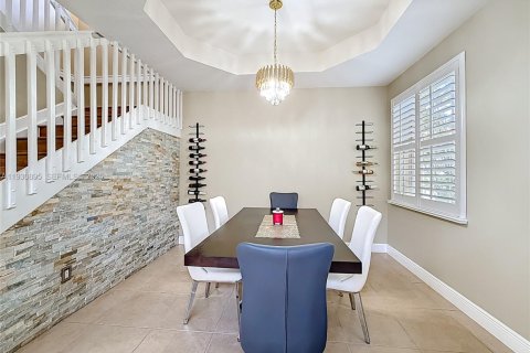 House in Miramar, Florida 4 bedrooms, 219.44 sq.m. № 1990949 - photo 6