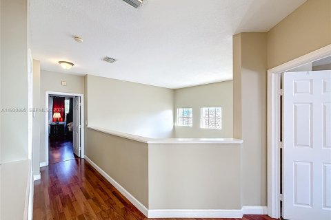 House in Miramar, Florida 4 bedrooms, 219.44 sq.m. № 1990949 - photo 18