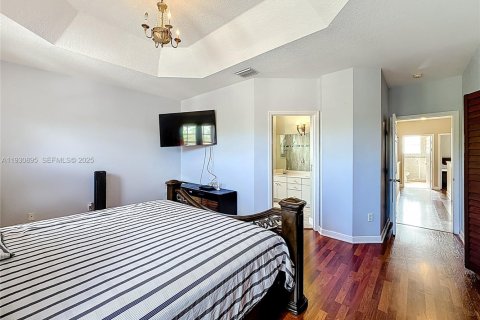 House in Miramar, Florida 4 bedrooms, 219.44 sq.m. № 1990949 - photo 22