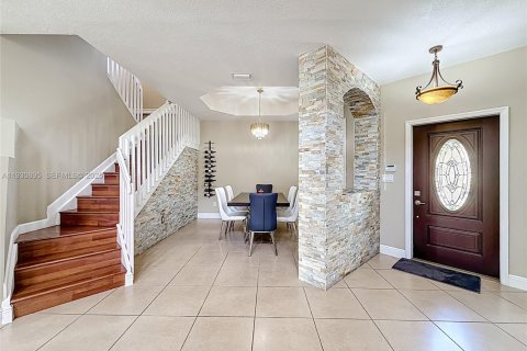 House in Miramar, Florida 4 bedrooms, 219.44 sq.m. № 1990949 - photo 2