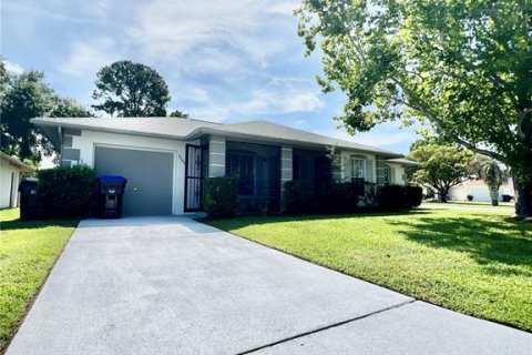 House in Orlando, Florida 2 bedrooms, 98.85 sq.m. № 1840521 - photo 1