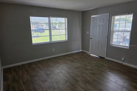 Villa ou maison à vendre à Deltona, Floride: 3 chambres, 103.49 m2 № 2400497 - photo 11