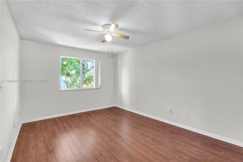 Снять в аренду виллу или дом в Плантация, Флорида 3 спальни, 138.61м2, № 1998070 - фото 25