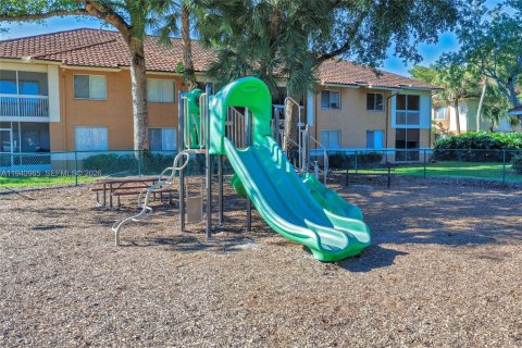 Снять в аренду виллу или дом в Плантация, Флорида 3 спальни, 138.61м2, № 1998070 - фото 9