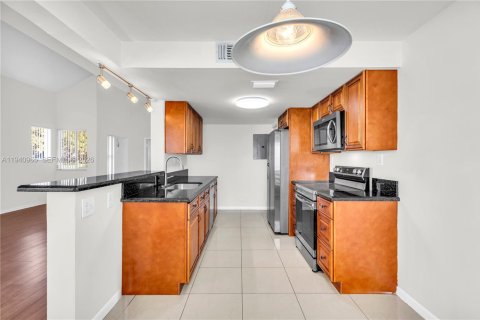 Снять в аренду виллу или дом в Плантация, Флорида 3 спальни, 138.61м2, № 1998070 - фото 16