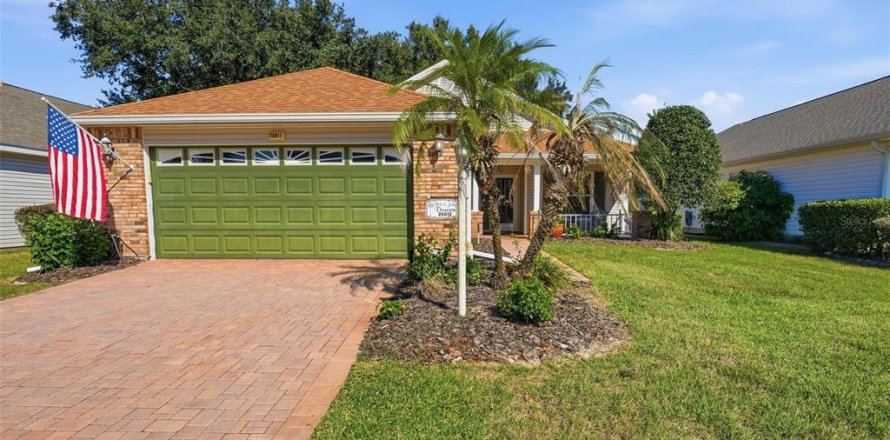 Villa ou maison à Leesburg, Floride 3 chambres, 160.91 m2 № 2430712