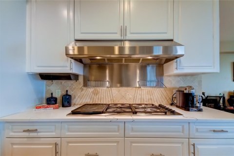 Casa en alquiler en Tarpon Springs, Florida, 5 dormitorios, 380.16 m2 № 1640274 - foto 17