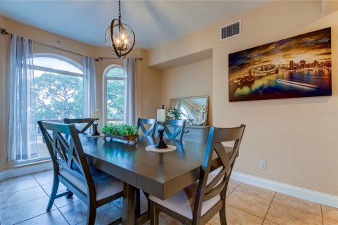 Casa en alquiler en Tarpon Springs, Florida, 5 dormitorios, 380.16 m2 № 1640274 - foto 19
