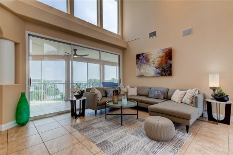 Casa en alquiler en Tarpon Springs, Florida, 5 dormitorios, 380.16 m2 № 1640274 - foto 7