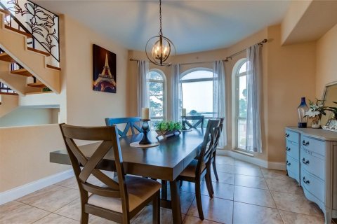 Casa en alquiler en Tarpon Springs, Florida, 5 dormitorios, 380.16 m2 № 1640274 - foto 20
