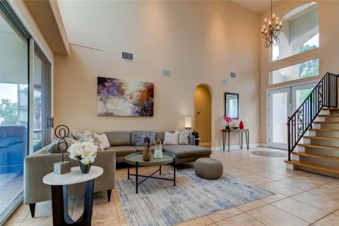 Casa en alquiler en Tarpon Springs, Florida, 5 dormitorios, 380.16 m2 № 1640274 - foto 6