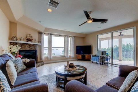Casa en alquiler en Tarpon Springs, Florida, 5 dormitorios, 380.16 m2 № 1640274 - foto 13