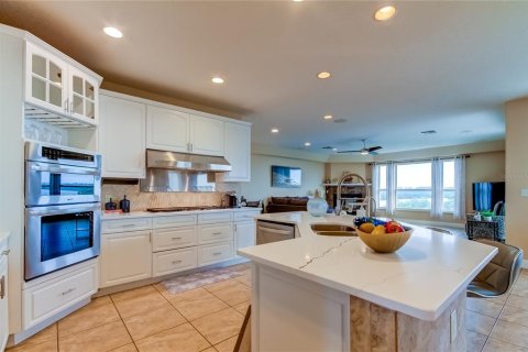 Casa en alquiler en Tarpon Springs, Florida, 5 dormitorios, 380.16 m2 № 1640274 - foto 14