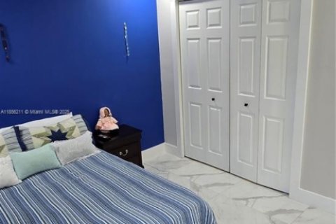 House in Homestead, Florida 3 bedrooms, 146.6 sq.m. № 1882221 - photo 8
