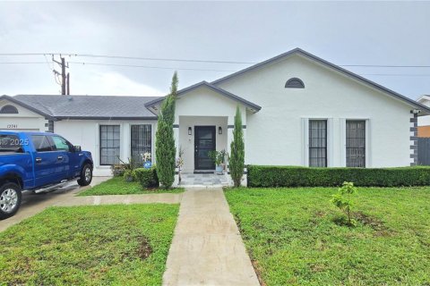 House in Homestead, Florida 3 bedrooms, 146.6 sq.m. № 1882221 - photo 1